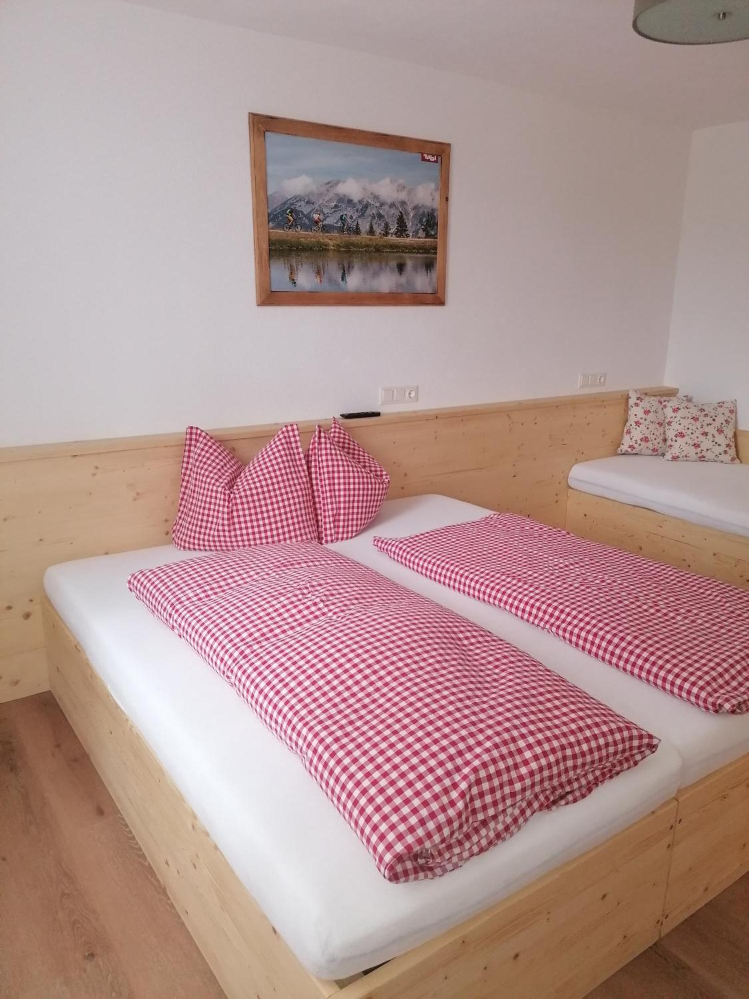 Zachhof Apartment Ellbogen